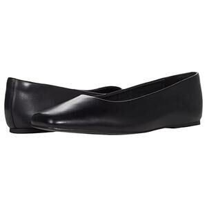 NWT Clarks(R) Women Pure Ballet 2 Flat in Black Leather- Size 6